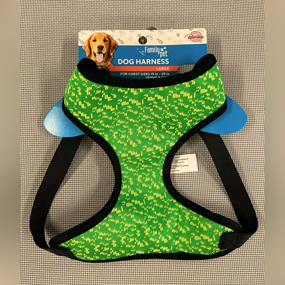 Breathable dog harness w/ adjustable straps. Lightweight, flexible. Size M-L NWT
